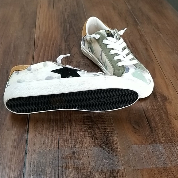 Vintage Havana Women's Repeat Sneaker Women's Shoe - Picture 2 of 4